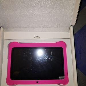 New tablet it's not scratch it's the cover on it.   7" android 11.  32gb.